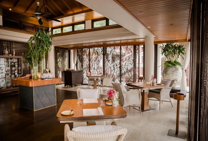 PRU Restaurant — interior view 2